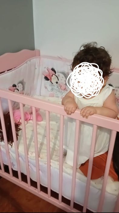 Cama de bebé Rosa sem colchão