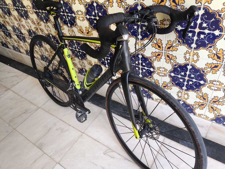Specialized Roubaix L 2019 Carbono