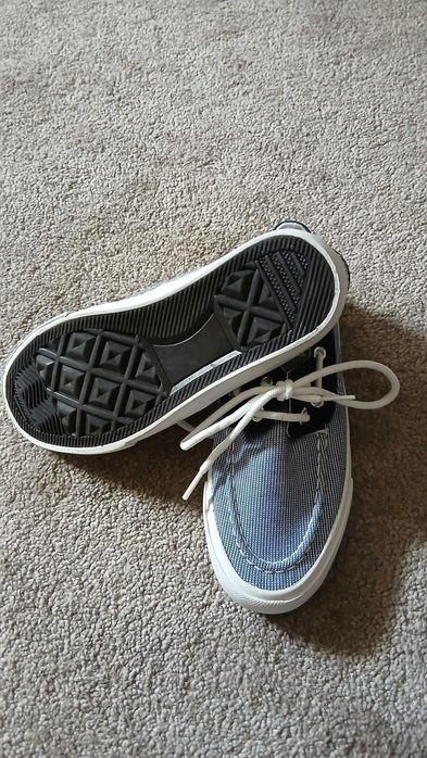 Sapatos menino tamanho 31