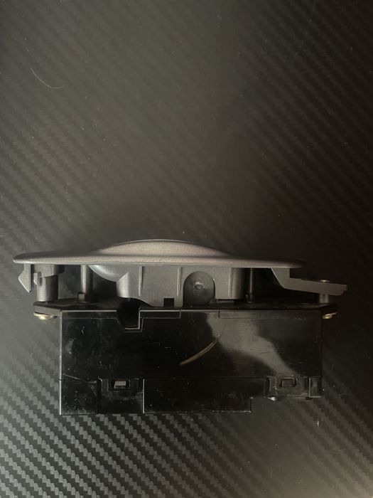 Кнопка стеклоподъёмника Lancer IX