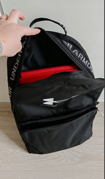 Plecak Under Armour czarny 25l do szkoły na trening