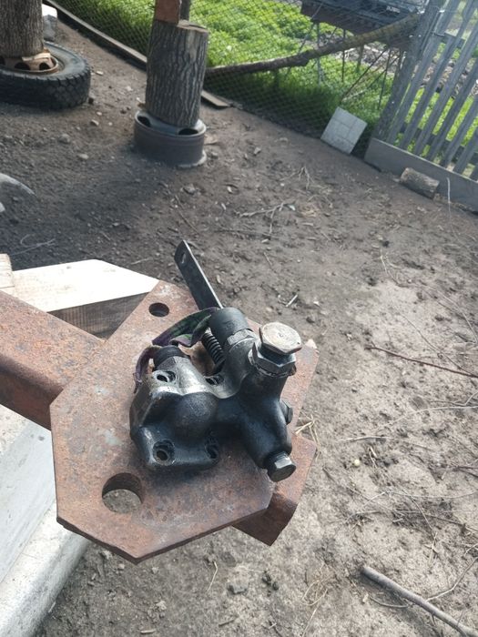 Продам запчастини на Зіл 130