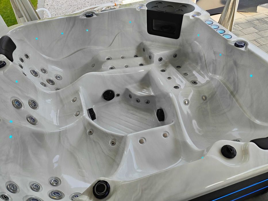 Jacuzzi ogrodowe całoroczne , wifi , bluetooth , 63 dysze , raty 0%