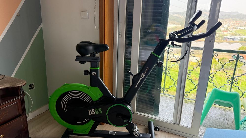 Bicicleta de Spinning Bodytone DS 06
