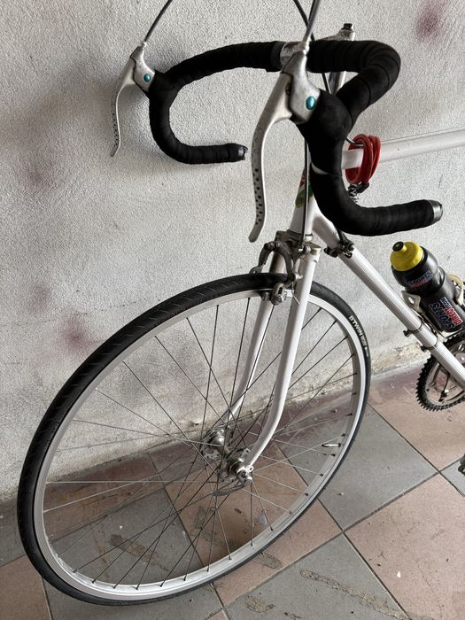 Vendo bicicleta de ciclismo antiga