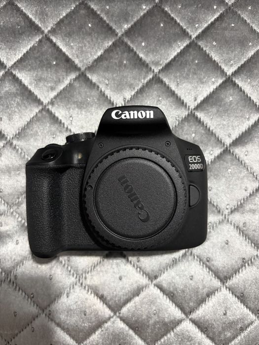 Kit Maquina Fotografica CANON EOS 2000D