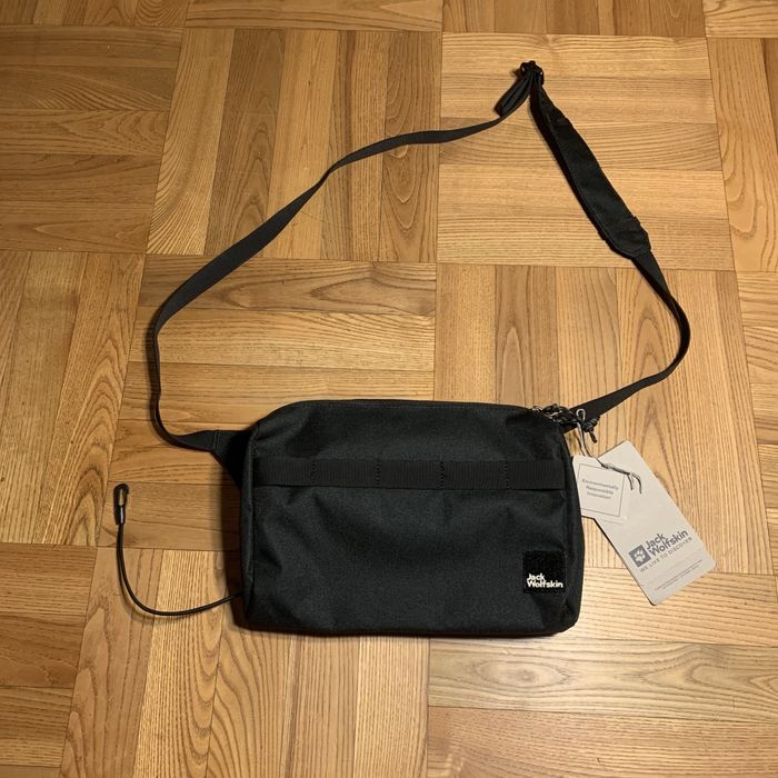 Shoulder bag / messenger JACK WOLFSKIN 365 BAG 3L Kraków