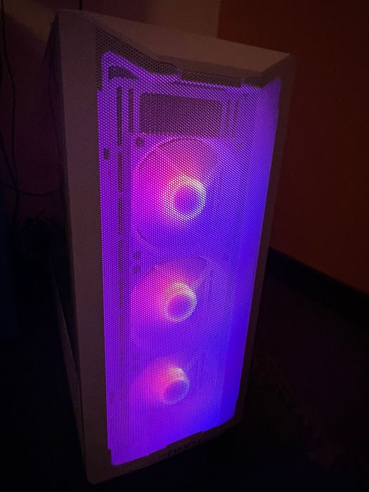 **Vendo computador de alta performance com pouco uso**