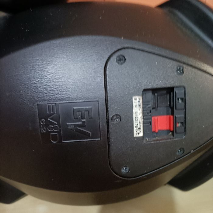 3 colunas profissionais Electro-Voice EVID 6.2 – 150W RMS / 8 Ohms