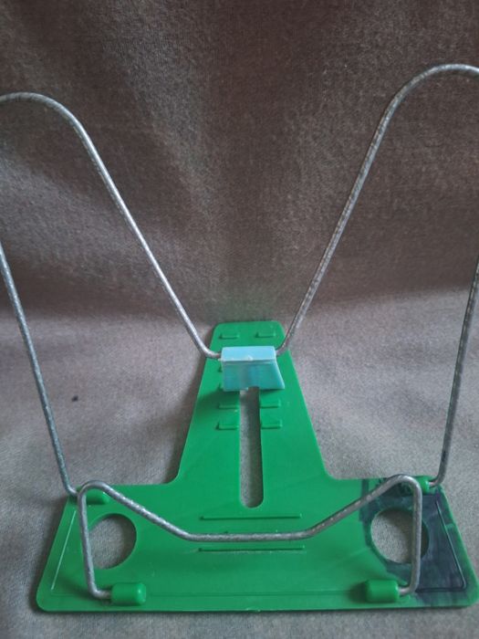 Подставка для книг