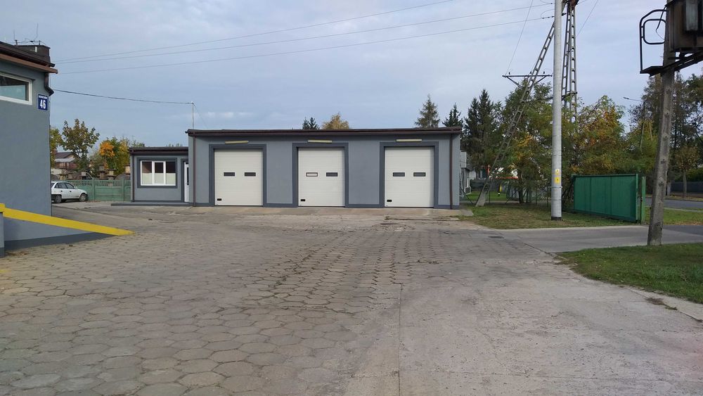 Pomieszczenia magazynowo-garażowe 130 m2