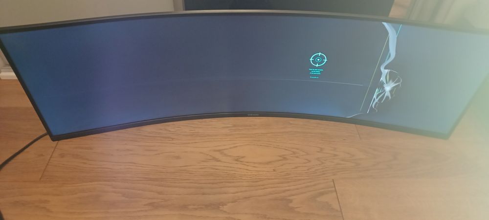 Monitor lekko uszkodzony