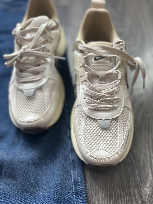 Кросівки  Nike v2k run