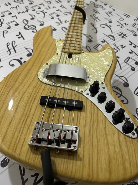 Marcus miller v7 vintage primeira edicao como novo