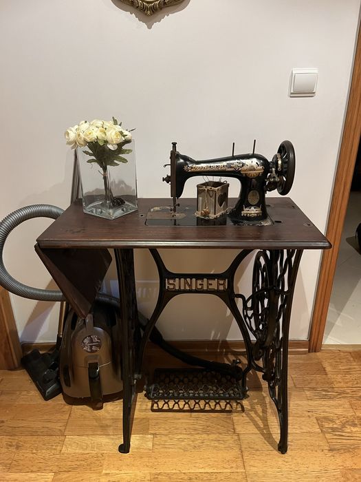 Móvel Máquina de Costura