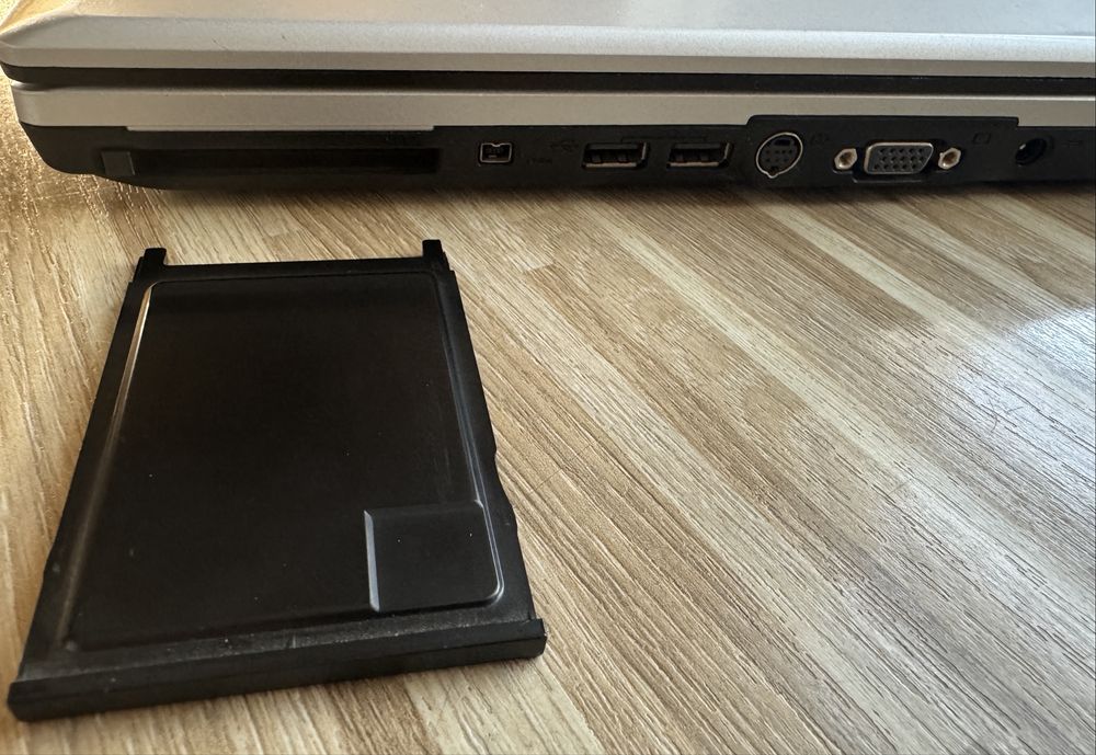 Wyjątkowy Laptop LG z PCMCIA, FireWire i Win 10 Pro - Chorzów