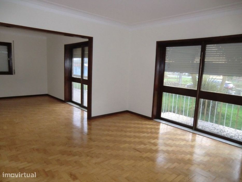 Moradia T 4,S.Roque,Oliveira Azemeis