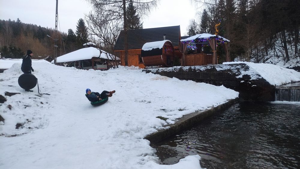 Domek nad rzeką ogrodzony balia Sauna kominek noclegi Brenna, Ustroń