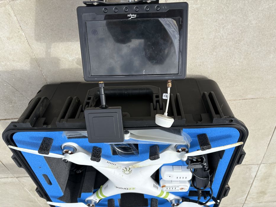 Drone Phantom com caixa