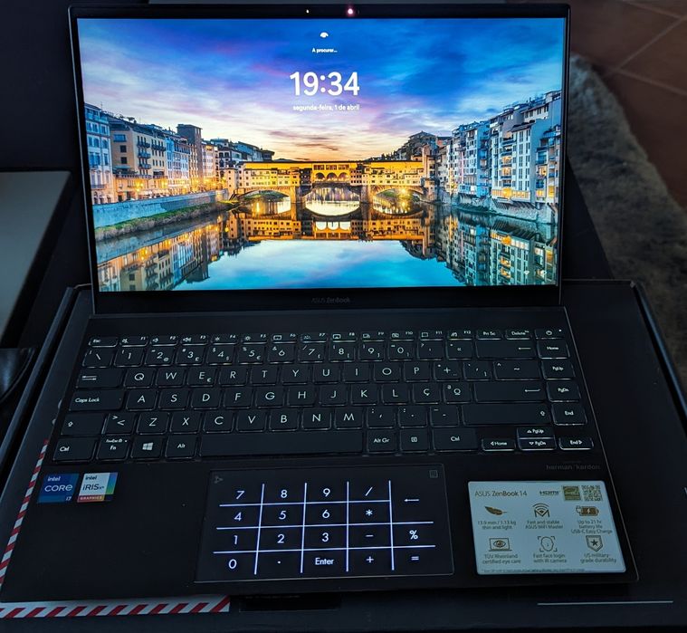 Portátil ASUS Zenbook 14 UX425EA (14'', 1TB SSD e 16GB RAM)
