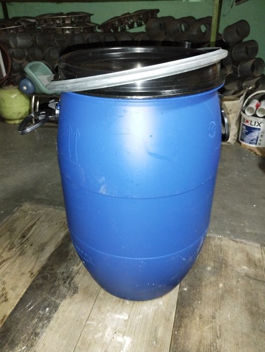 Sprzedam beczki  60l plastikowe