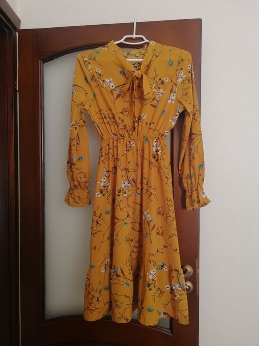 Продам гірчичну сукню