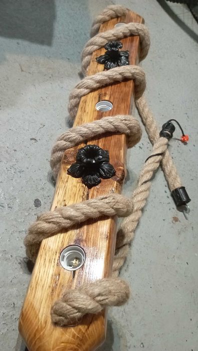 Lampa z bala i liny jutowej