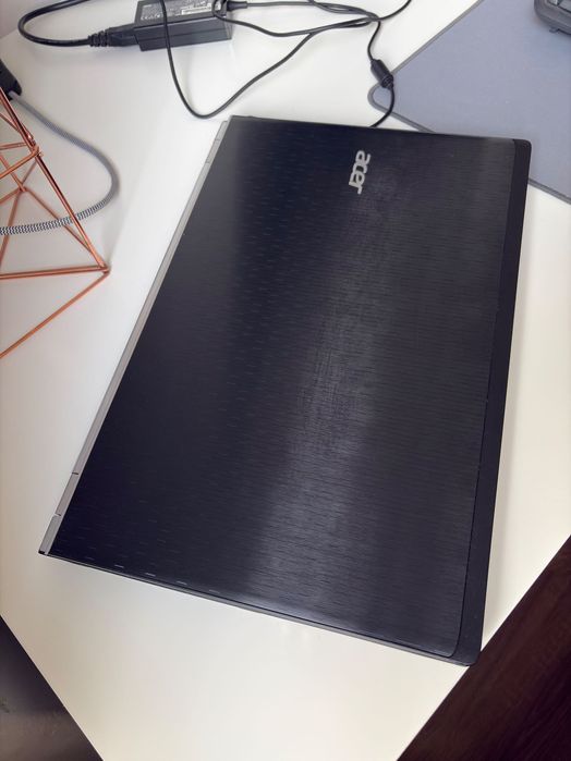 Laptop Acer V3 574G 51KN z Win10 i myszką Logitech M185