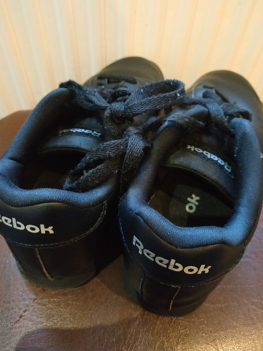 Жіночі кросівки 38 розміру Reebok