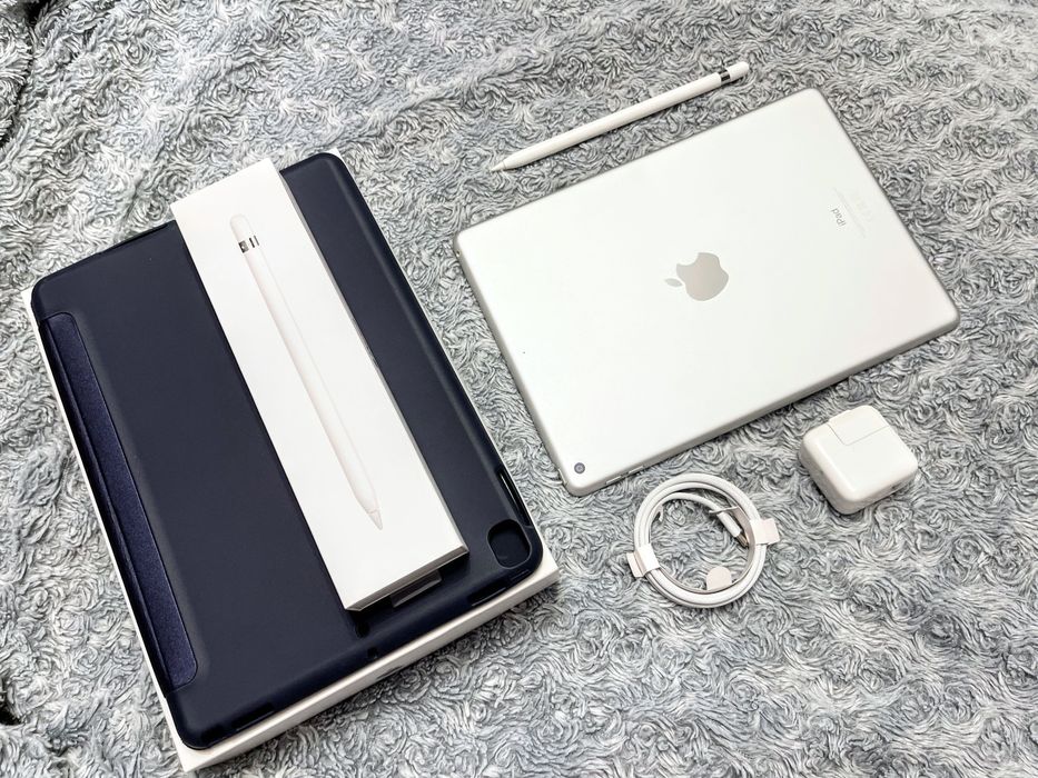 IPad 9 (64 gb) wi-fi, комплект + подарки! А2602