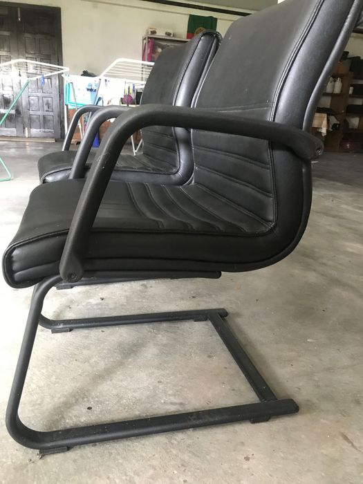 Cadeira de escritório pele preta - Alital