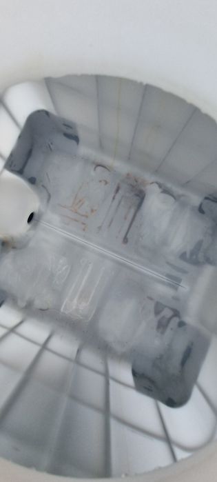 Zbiornik 1000 litrow mauzer mauser po umuciu na maszynie