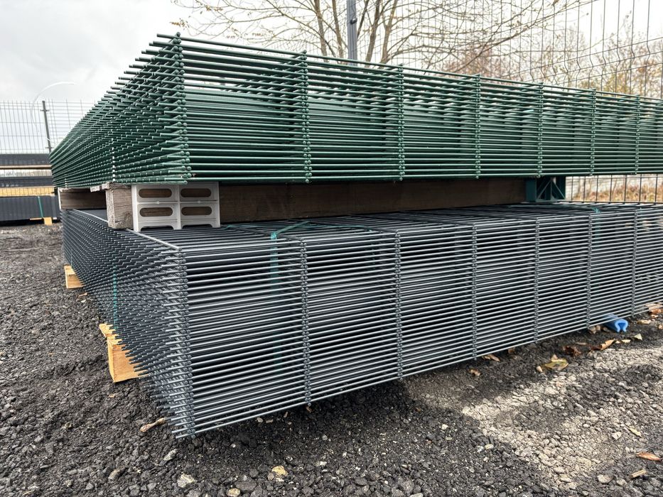 Ogrodzenie panelowe 123 cm fi4 plus podmurówka