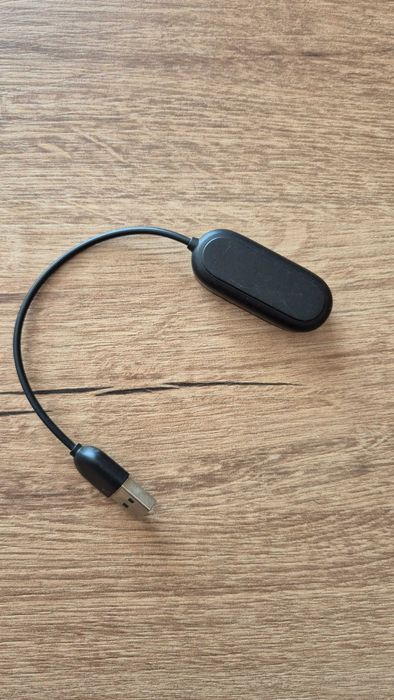 Mi band 4 używany z kablem do ładowania i nieoryginalnym paskiem