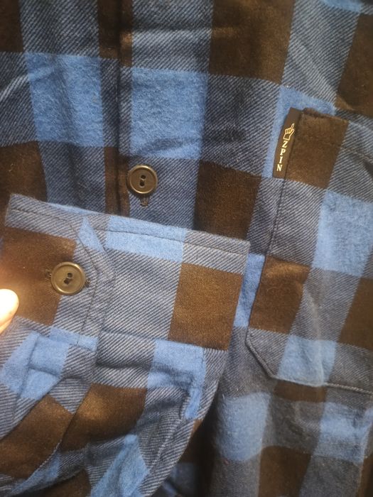 Męska granatowa flanelowa koszula na guziki z kołnierzykiem