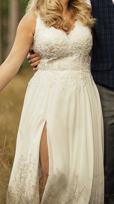 Suknia ślubna z muślinową spódnicą