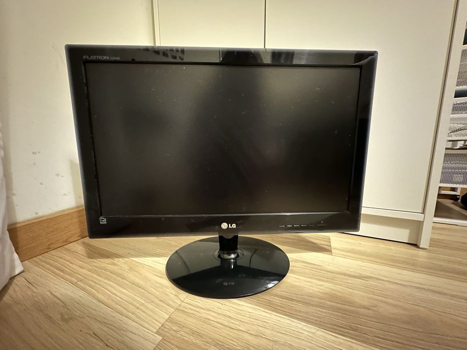 Monitor LG Flatron E2240S-PN