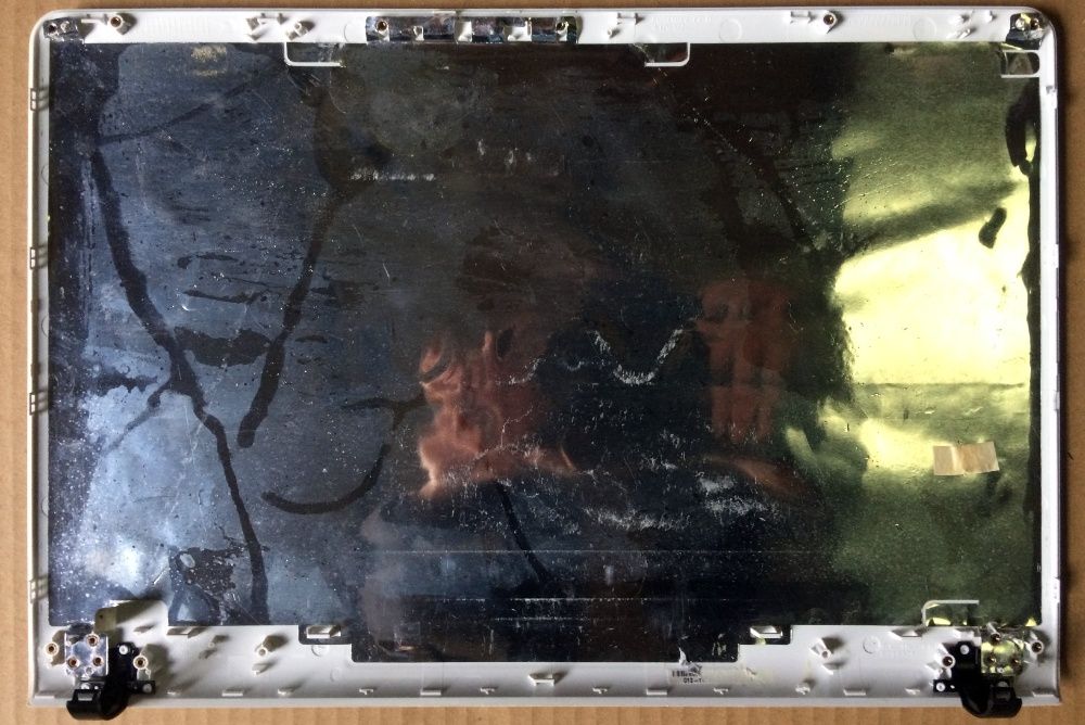 Vaio VPCEB3E8E-WI (PCG-71311M) - PECAS de chassi apenas