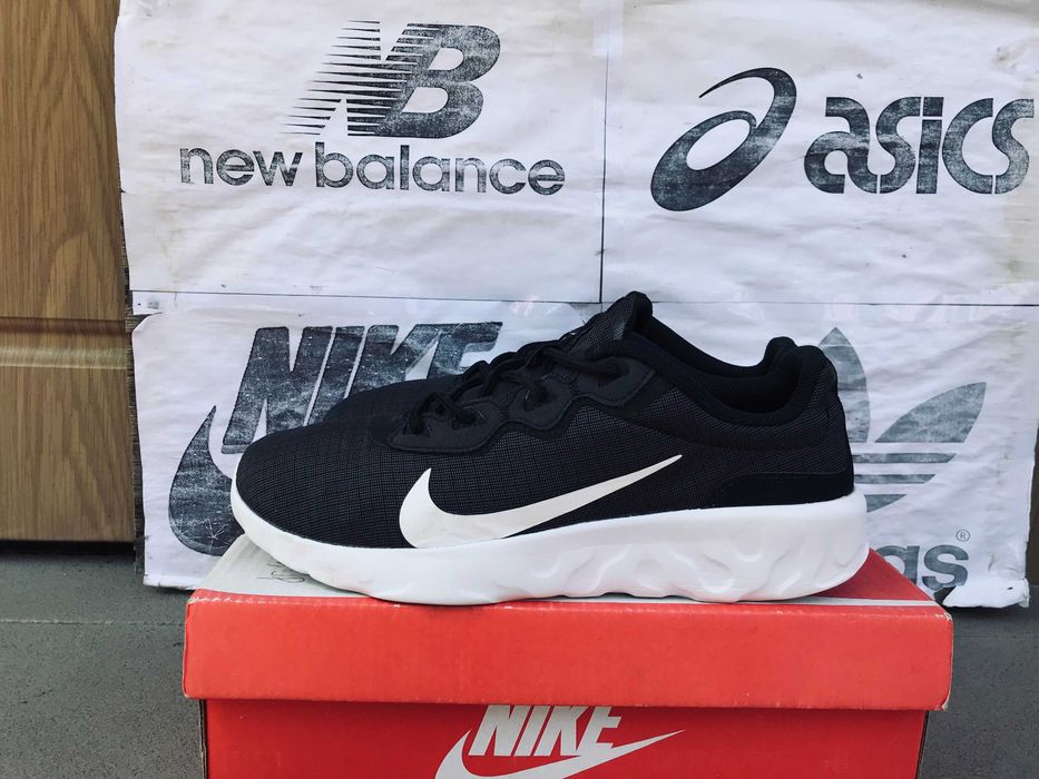 Кроссовки Nike Explore Strada для тренировок беговые