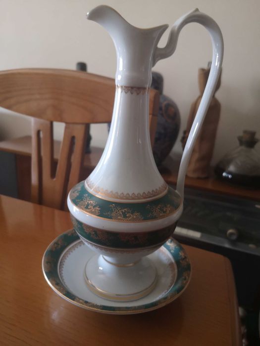 Conjunto peças de decoração em porcelana branca, verde e dourad