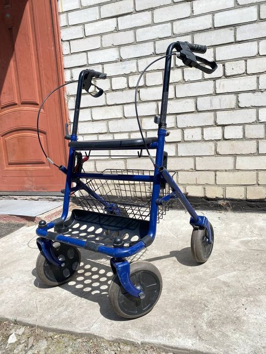 Ходунки для літніх