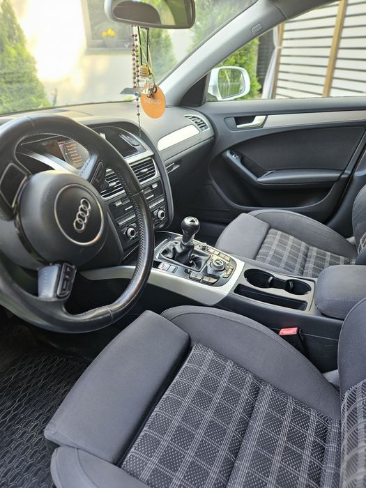 Sprzedam Piękną Audi A4 B8 Limousine /143KM