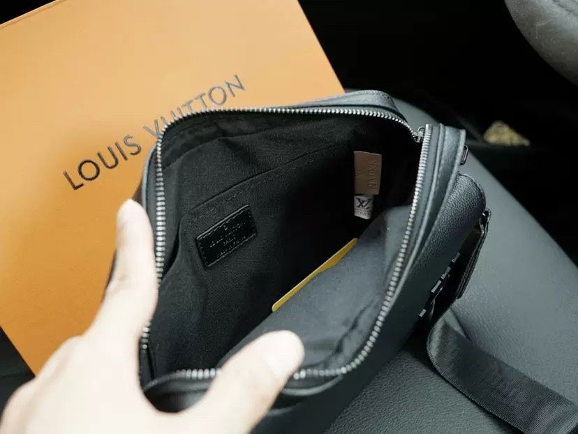 Louis Vuitton чоловіча сумка через плече / клатч Premium