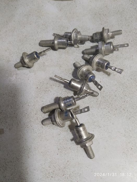 Тиристоры . Тип КУ 202 транзисторы диоды