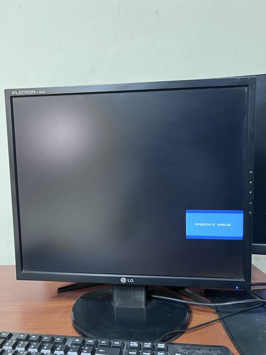 4 системних блоки + 4 HDD + монітор 17ʼʼ