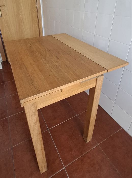 Mesa extensível de cozinha, carvalho