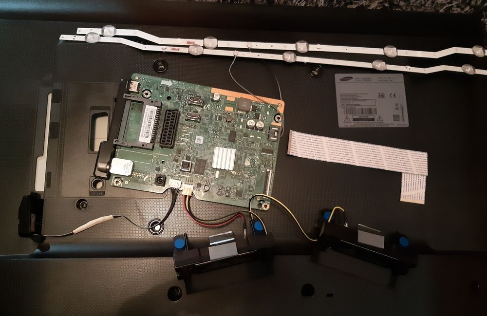 Peças de TV Samsung UE32J4000