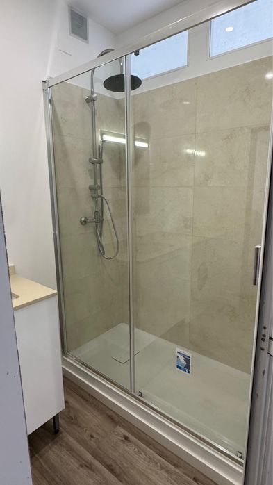 Aluga-se espaço comercial