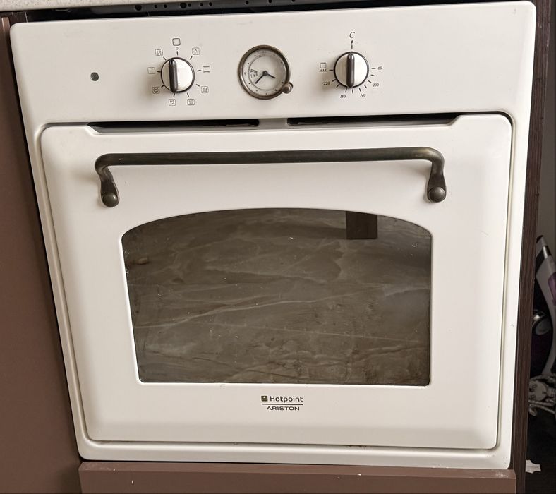 Духова шафа Hotpoint Ariston.Духовка