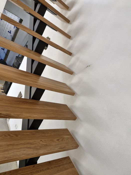 Schody metalowe na belce centralnej,schody loft ,nowoczesne,wewnętrzne